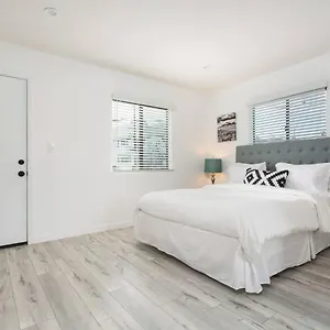Sunny In The Heart Of Venice - A , Los Angeles United States