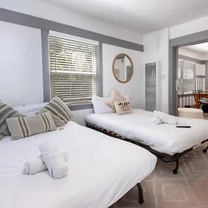 Surfside 2br With Queen Beds In Venice , Los Angeles United States
